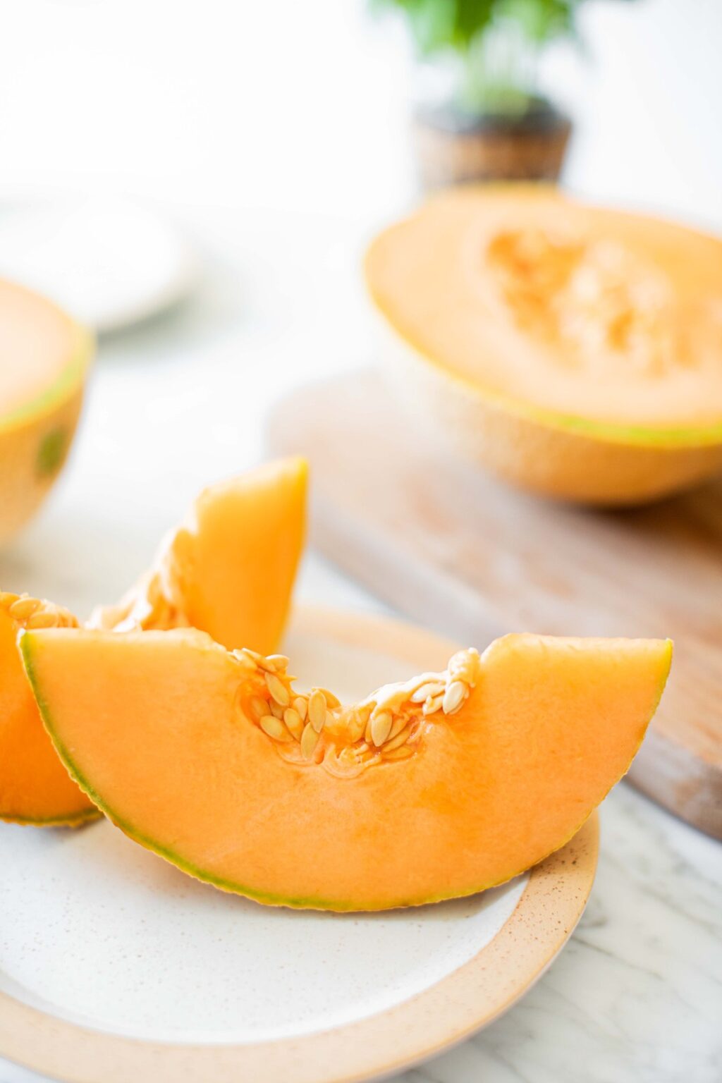 Who knew your favorite summer snack had such an impressive résumé? 🍈💼
Packed with vitamins, antioxidants, and hydration, cantaloupe does way more than just taste good.

Click the link in our bio to see why this superfruit deserves a spot on your plate. ☀️💪